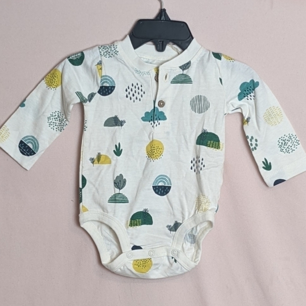 Oliver & Rain White Long Sleeve One Piece Bodysuit size 3 Months